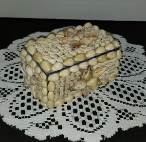 ~70's Vintage Sea Shell Art Jewelry Stuff Trinket Box 5" x 3" x 2"~ Philippines~ - Picture 1 of 12