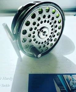 Vintage Hardy The LRH Lightweight Trout Fly Reel with Padded Case & Fly Line - Picture 1 of 6