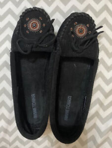 NEW Beaded Kenya MINNETONKA ME TO WE MOCCASINS Women's Loafers Shoes Black 8