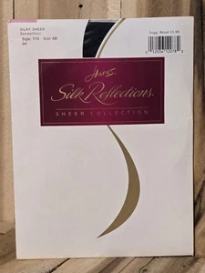 Hanes Strumpfhose Silk Reflections Silky Sheer Sandalfoot Gr. AB Jet Black - Bild 1 von 3