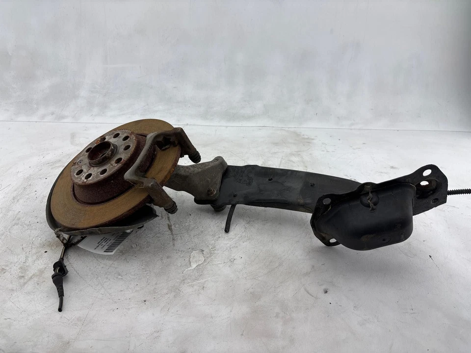 Audi Q3 2015-2018 eje trasero izquierdo lado del conductor buje de nudillo OEM Foto 1 de 4