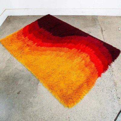 Alfombra peluda moderna Mid Century Ege Rya abstracta naranja roja lana 82"x56" área negra Foto 1 de 4