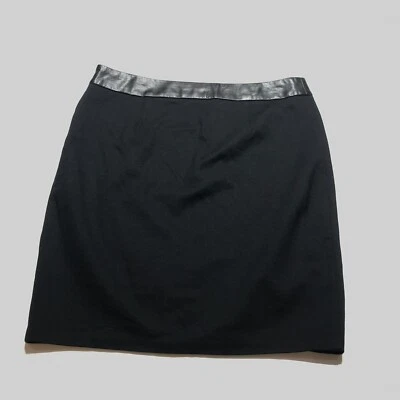 Falda INC Petite para mujer talla 6P negra con ribete de cuero sintético mini cremallera frontal Foto 1 de 4