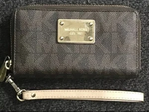 Michael Kors Signature Zip Around Wallet Wristlet - Picture 1 of 7