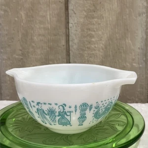 Vintage Pyrex 441 Amish Butterprint Cinderella Mixing Bowl 1 1/2 Pt Turquoise - Picture 1 of 12