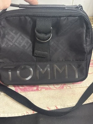 Tommy Hilfiger Bolso de Nylon para Cámara - Cartera - Bandolera - Negro Logo Moderno Nuevo sin Etiquetas Foto 1 de 4