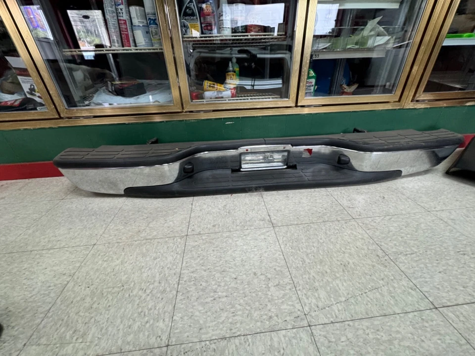 2005 Chevrolet 1500 Rear Bumper Chrome - Image 1 of 1