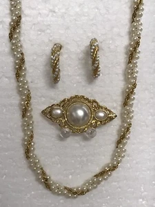 Juego de 3 PENDIENTES Y BROCHES COLLAR de perlas de imitación retorcidos de 22" conjunto de boda tono dorado - Imagen 1 de 10