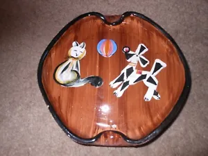 HANDPAINTED ITALIAN ART POTTERY ASHTRAY WITH DOG AND CAT - Picture 1 of 10