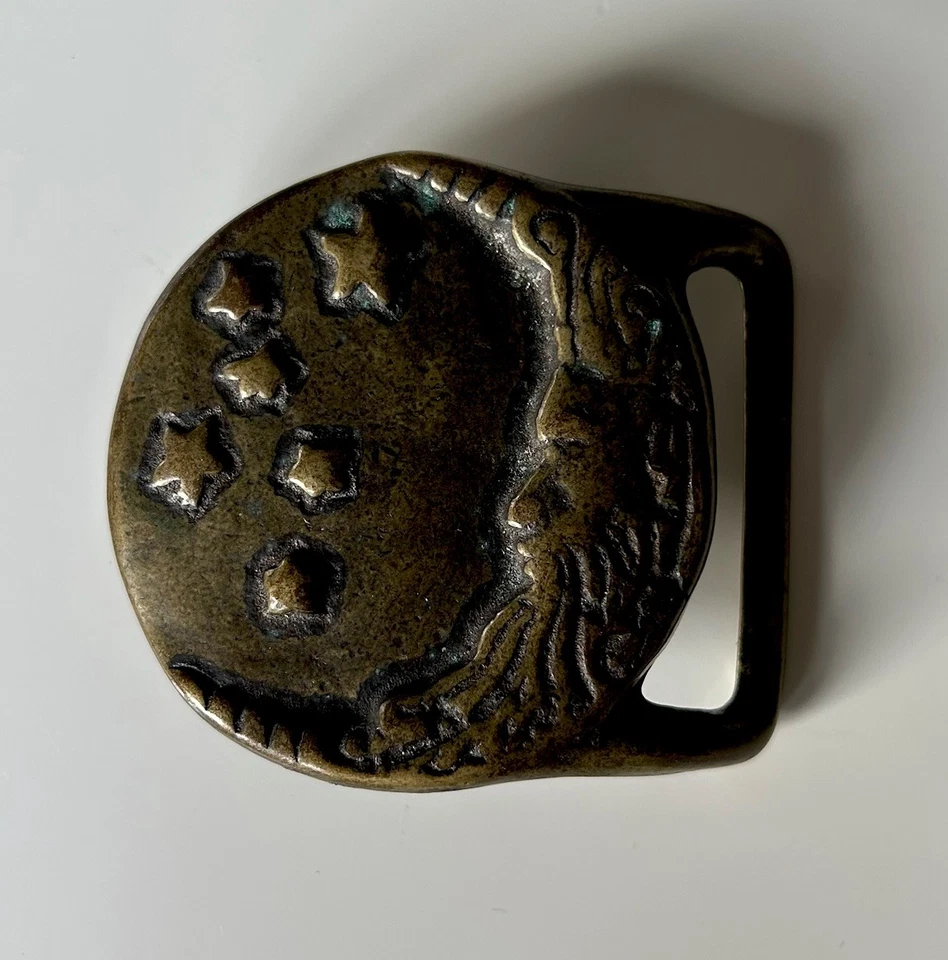 Vintage Anos 70 Homem na Lua e Estrelas FIVELA DE CINTO DE LATÃO SÓLIDO Astrologia Hippie - Imagem 1 de 4