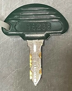 OEM PACHISLO SLOT MACHINE ARUZE DOOR KEY # 98238 - Picture 1 of 2