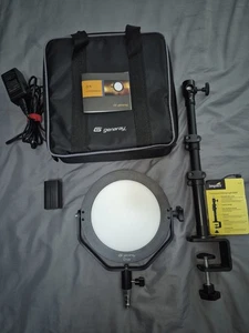 Genaray CR-7D Crux 7" Runde Tageslicht-LED-Leuchte mit Teleskopständer und Webcam - Bild 1 von 8