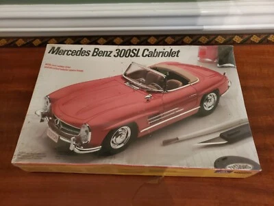 TESTORS ITALERI MERCEDES BENZ 300SL CABRIOLET 1:24 SCALE MODEL KIT- SEALED BOX - Image 1 of 4