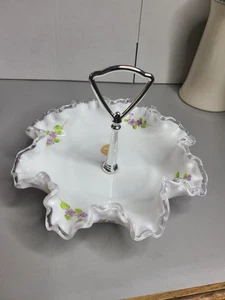 Fenton Veilchen im Schnee handbemalt Silver Crest Bonboniere  - Bild 1 von 7