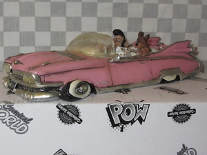 RESIN CARICATURE ELVIS IMPERSONATOR PINK AMERICAN  CAR  WITH DOG  COMICAL WORLD  - Picture 1 of 6