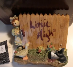 1996 LIZZIE HIGH Figurines Sign Ladies & Friends Painting the Sign NIB - Picture 1 of 5