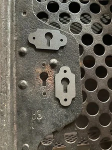 Ersatzteil Schlüssel Rosette Rowac Schublade Tür Schloss Lochblech Stahl - Bild 1 von 7