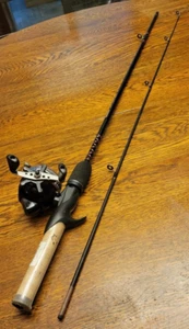 Combo Zebco Dura Action 1245SS-GWD4 562M 5 1/2' Rod 202SS Spin Cast Fishing Reel - Picture 1 of 16