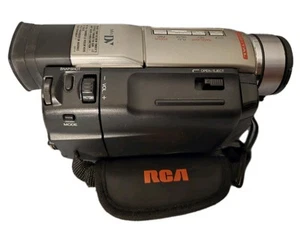 RCA Digital Video Camcorder CC9370 With 250X Digital Zoom + 4-5 Pack Mini DVDs - Picture 1 of 14