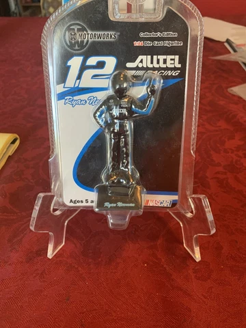 Ryan Newman Alltel Racing 1/24 Scale Die Cast Figurine Motorworks NASCAR 728 Cover