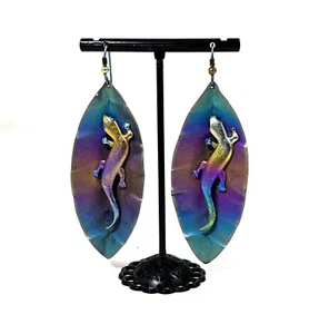 JCE19 Rainbow Colored Gecko on a Rainbow titanium leaf drop Earrings - Picture 1 of 4
