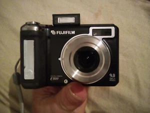 Fuji E900.9mp.Tested A-OK.With Strap Only.No Batteries Or Access.Excelt.Cond. - Picture 1 of 10