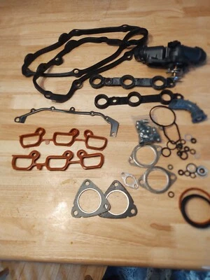 BMW 530I 2003 juntas micrófonos nos termostato carcasa válvula cubierta  Foto 1 de 4