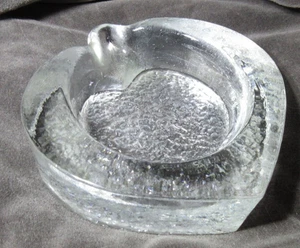 MCM Moderno Vidrio en Forma de Corazón Vide Poche Vidrio de Hielo Escandinavo 4.5" x 4.5" Usado en Excelente Condición - Imagen 1 de 6