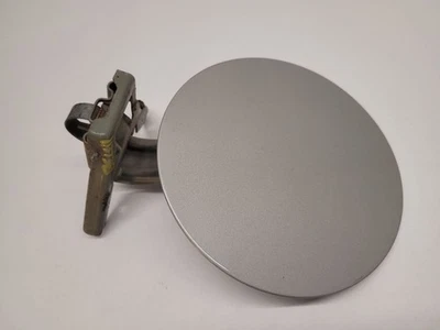 2007-2013 CHEVROLET SUBURBAN 1500 PICKUP Fuel Filler Door Silver 15940677     - Image 1 of 4