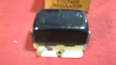 Regulador de voltaje de 12 voltios Mopar 1956-1960 reconstruido, 1642333, fundición original Foto 1 de 4