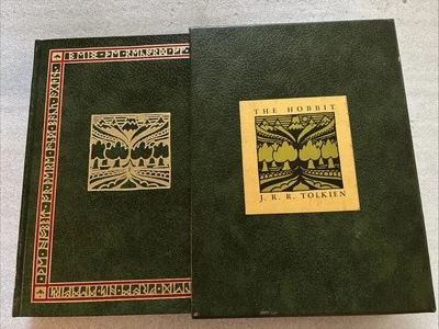 The Hobbit - J.R.R. Tolkien [Hardcover w/ Slipcase 1994] Illustrated by Author Foto 1 de 4