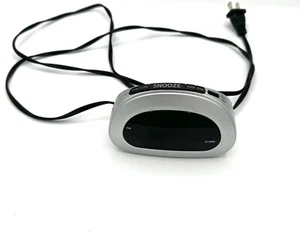 SHARP Model: SPC085 retro Small alarm clock 9V battery backup - Picture 1 of 3