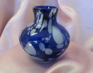 VINTAGE ITALIAN MURANO HANDMADE CRYSTAL GLASS BLUE VASE  - Picture 1 of 11