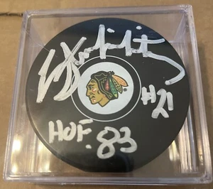 STAN MIKITA #21 AUTOGRAPHED SIGNED OFFICIAL NHL HOCKEY PUCK CERTIFIED HOF 83 - Picture 1 of 2