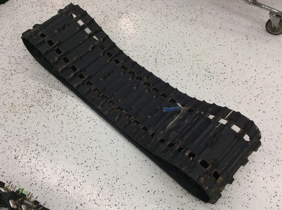 Polaris 15x121x.82 2.52 Pitch Lightning Bolt Track 5411057 Wedge XLT XC Trail  - Image 1 of 1