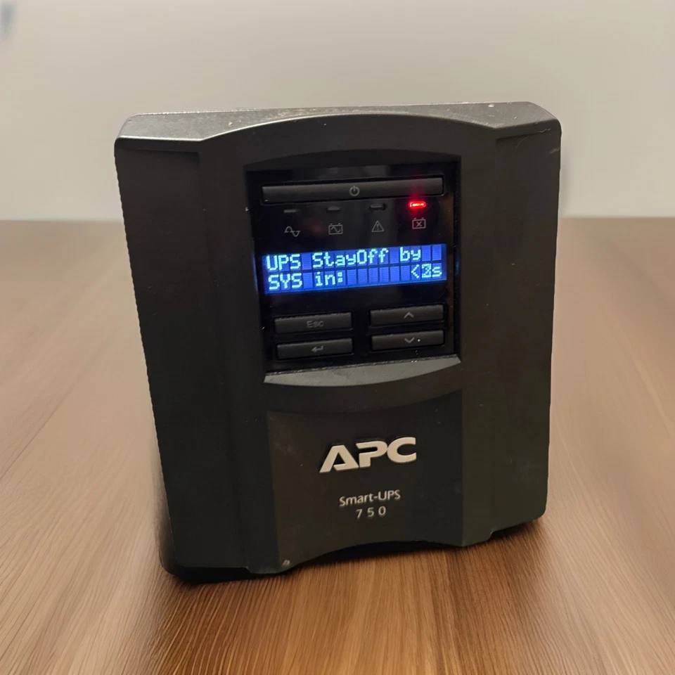APC UPS: 500W  120V SMT750 - Image 1 of 4