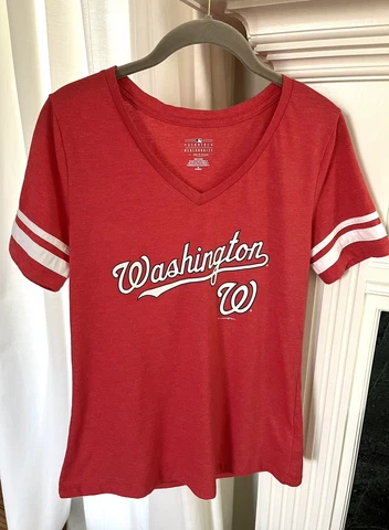 MLB Washington Nationals Womens Vneck Red Short Sleeve Tshirt size M Cover
