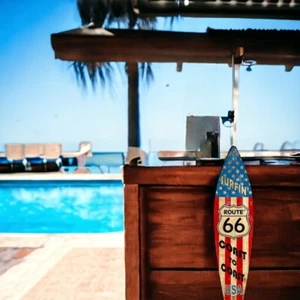 Tabla de surf Route 66 bandera letrero surf EE. UU.: 17x4,5 metal novedad hombre cueva decoración - Imagen 1 de 2