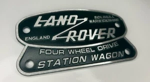 Old Defender 90&110 4WD Station Wagon Green Oval Rear Badge (Aluminum) 2015 - Picture 1 of 3