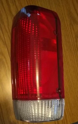 1990 -97 Ford Bronco /87-97 F150 F250 F350 Pickup Replacement Tail Light right - Imagem 1 de 4