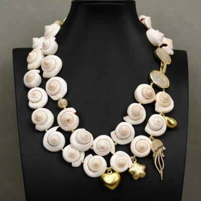 Collar colgante con dije de cuentas pavé circonita cúbica cepillada con perlas de concha de mar natural de 2 hilos Foto 1 de 4