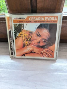cd Les essentiels - Cesaria Evora en tres bon etat - Picture 1 of 1