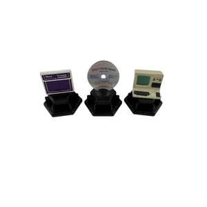 Trivial Pursuit Totally 80s Replacement Parts Player Tokens Set of 3 - Picture 1 of 4