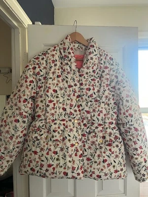 J. Chaqueta acolchada Crew Alps con estampado floral vintage Primaloft talla mediana $248 Foto 1 de 4