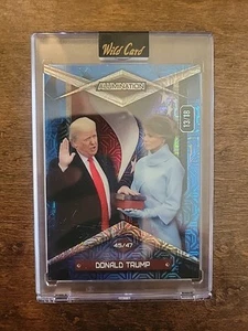 2025 Wild Card President Donald Trump & Melania Trump Inauguration 13/18 Blue - Imagen 1 de 3