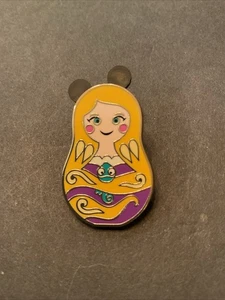 2014 Nuevo prendedor comercial Disney Nesting Dolls Rapunzel y Pascal de Tangled Mystery - Imagen 1 de 2