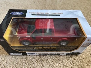 Braha Friktion Ford F350 Super Duty Platinum Friction Car Maßstab 1:28 rot - Bild 1 von 9