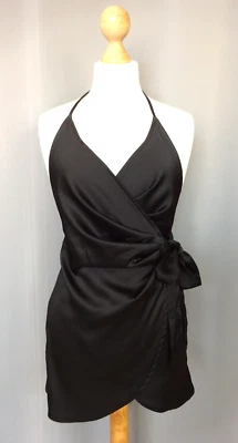 Robe cache coeur satin noir dos nu PRETTYLITTELTHING Taille S FR36 US2 UK6 EU34 - Photo 1/4
