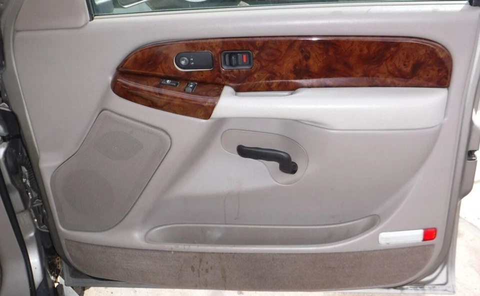 Chevy Suburban 1500 2001-2002 panel de moldura de puerta de pasajero delantero solamente Foto 1 de 1