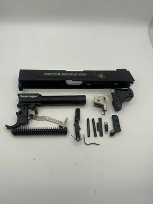 Smith And Wesson SD9 滑梯、枪管和零件套件 — 第 1/4 张图片